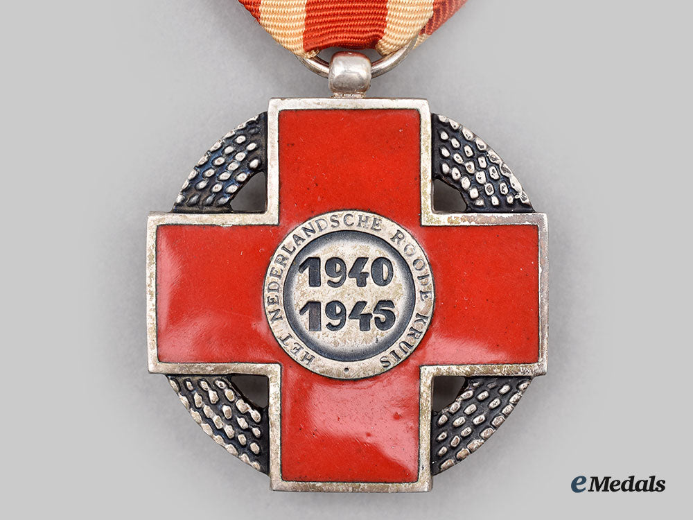 netherlands,_kingdom._a_cross_of_the_netherlands_red_cross1940-1945_l22_mnc6201_126