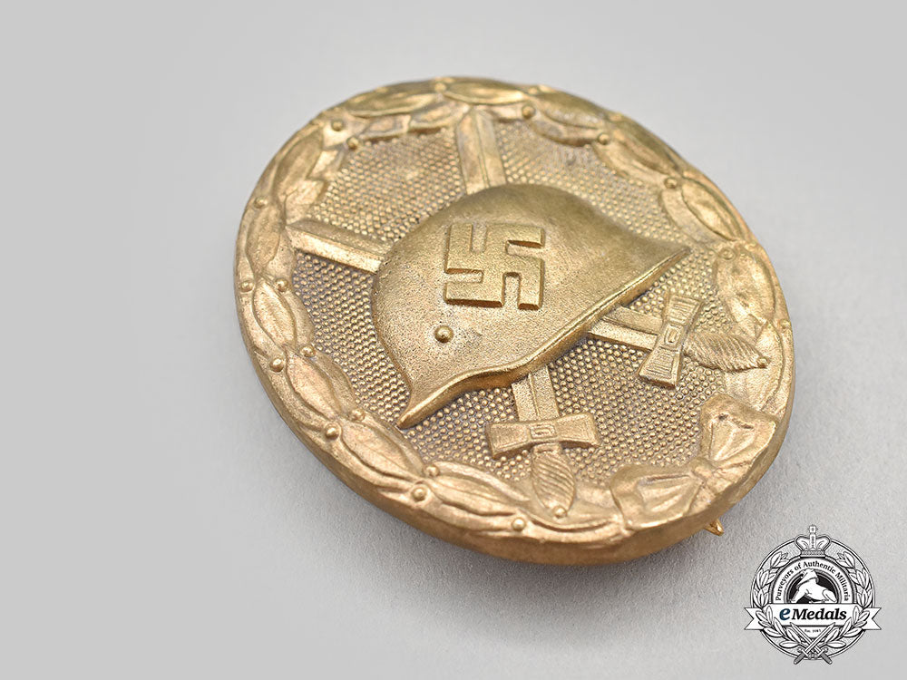 germany,_wehrmacht._a_silver_grade_wound_badge,_by_moritz_hausch_l22_mnc6215_278
