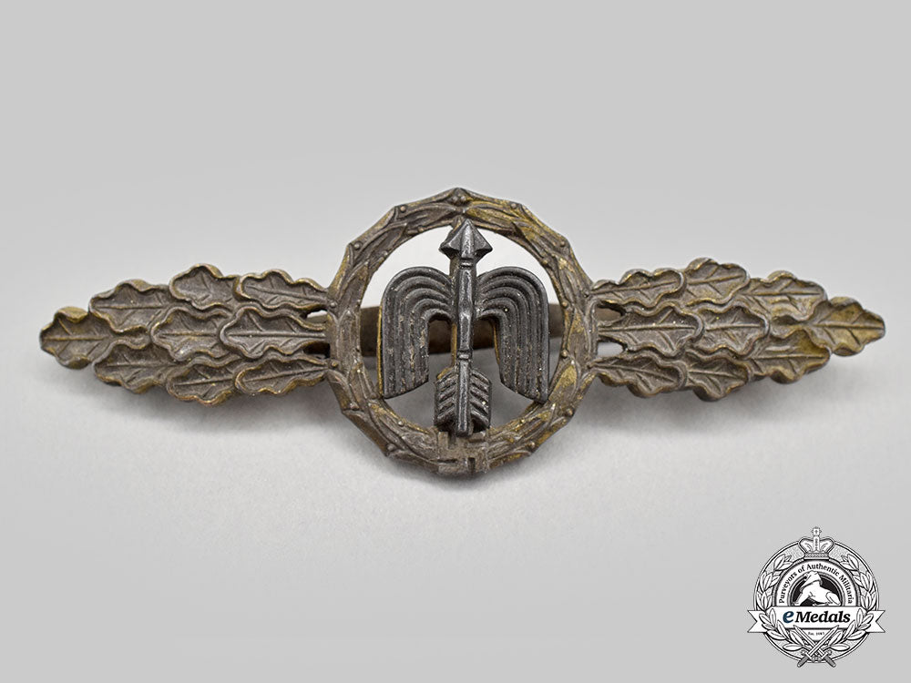 germany,_luftwaffe._a_short-_range_day_fighter_clasp,_gold_grade,_by_richard_simm&_söhne_l22_mnc6219_279_1