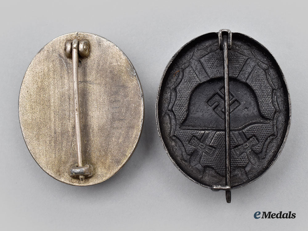 germany,_wehrmacht._a_pair_of_wound_badges_l22_mnc6245_271