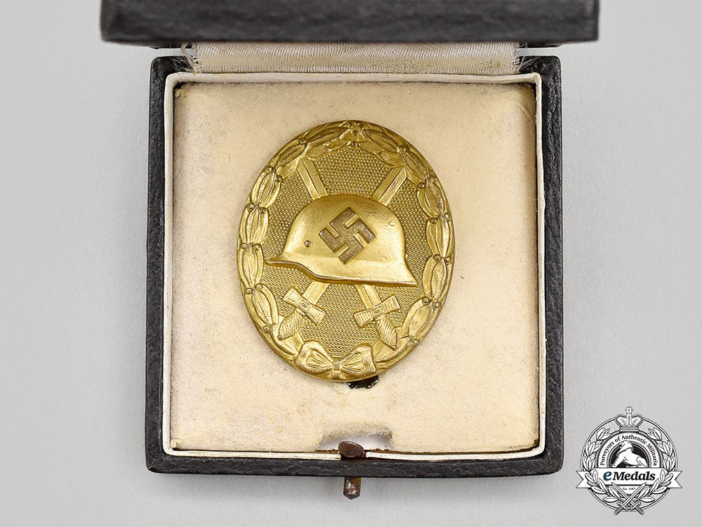 germany,_wehrmacht._a_gold_grade_wound_badge_with_case,_obtained_during_the_liberation_of_rome,_by_the_vienna_mint_l22_mnc6274_310