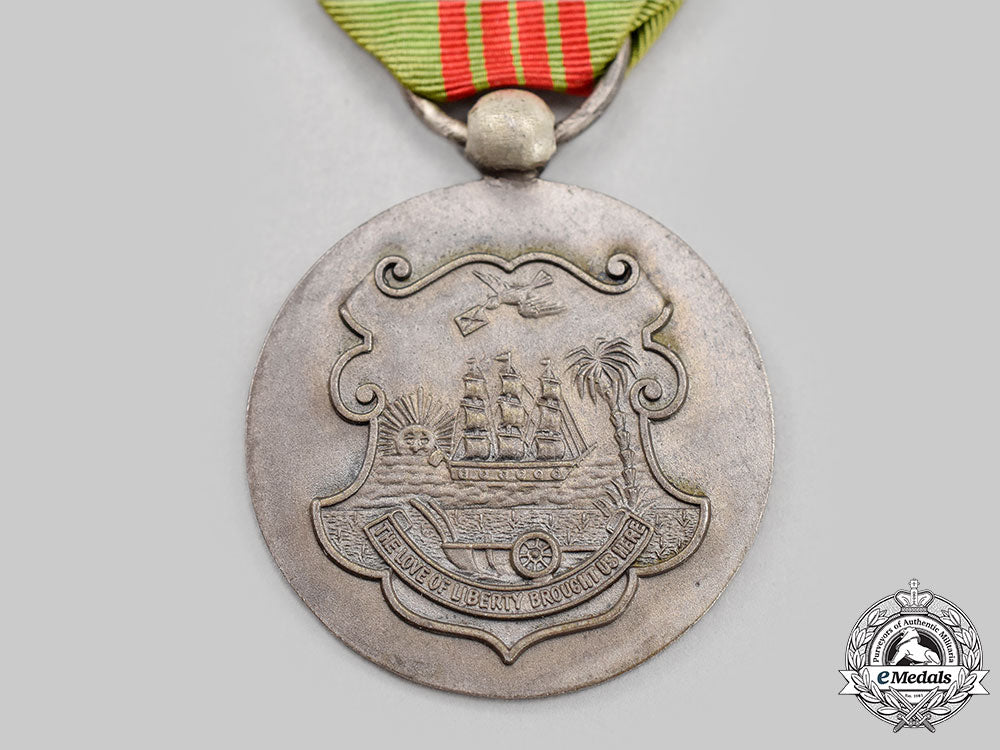 liberia,_republic._a_medal_of_merit_of_the_order_of_the_star_of_africa,_ii_class_silver_grade_l22_mnc6287_128