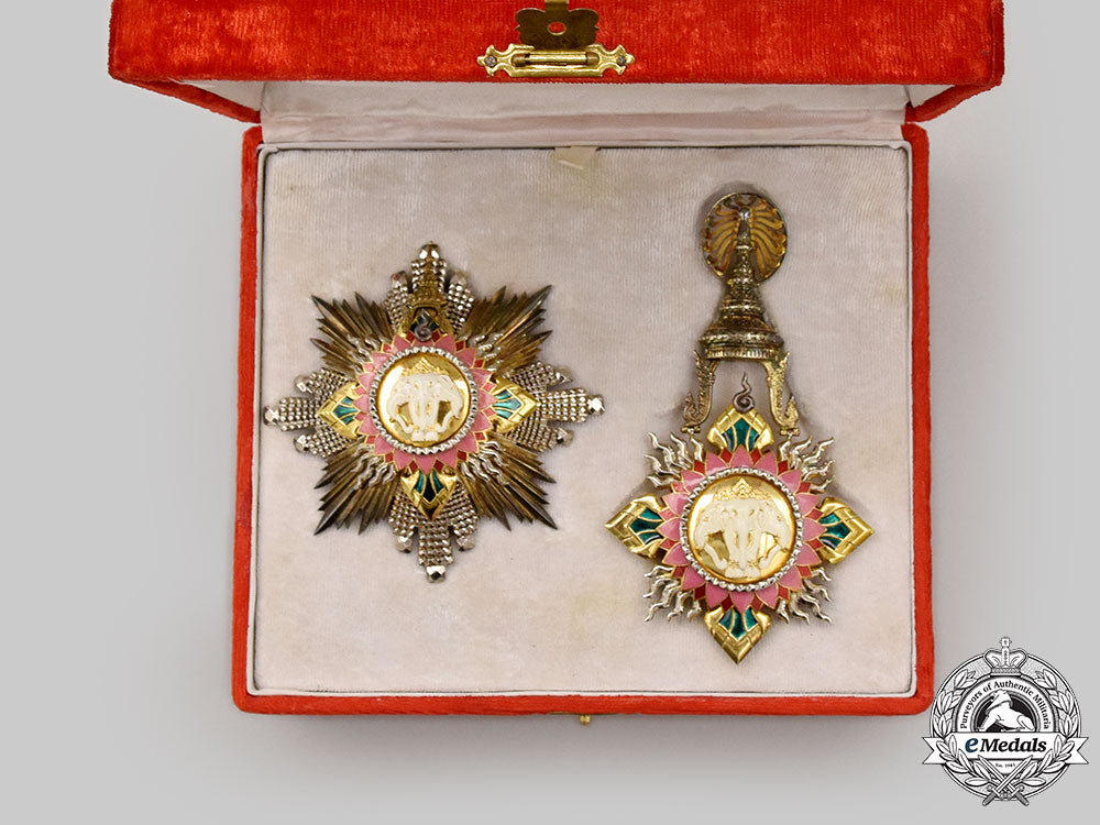 thailand,_kingdom._an_order_of_the_white_elephant,_knight_grand_cordon(_special_class)_set_in_case_l22_mnc6287_352_1