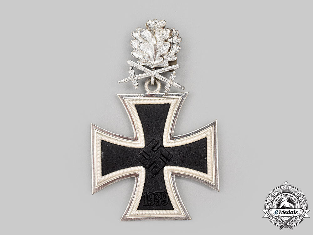 germany,_federal_republic._a_mint_knight’s_cross_of_the_iron_cross_with_oak_leaves,_swords,_and_case,_by_steinhauer&_lück,_c.1950_l22_mnc6299_032