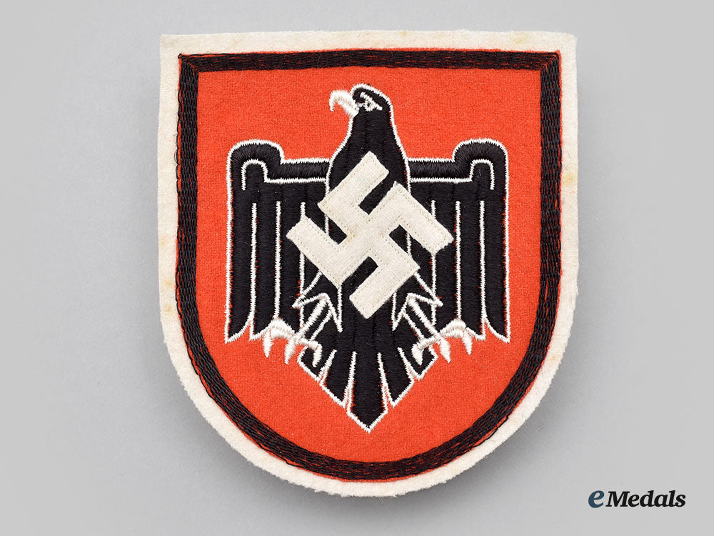 germany,_nsrl._a_mint_sports_shirt_eagle_l22_mnc6321_308_1_1_1