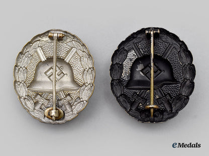 germany,_wehrmacht._a_pair_of_first_pattern_wound_badges_l22_mnc6339_318