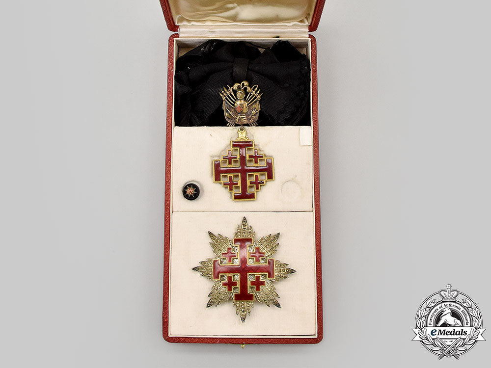 vatican,_papal_state._an_equestrian_order_of_the_holy_sepulchre,_grand_cross_set_in_case,_c.1940_l22_mnc6431_100