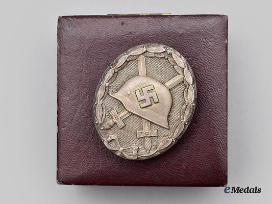 germany,_wehrmacht._a_silver_grade_wound_badge,_with_case,_by_the_vienna_mint_l22_mnc6438_371