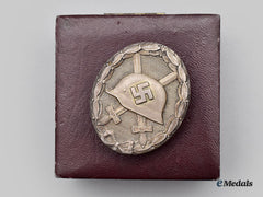 Germany, Wehrmacht. A Silver Grade Wound Badge, With Case, By The Vienna Mint