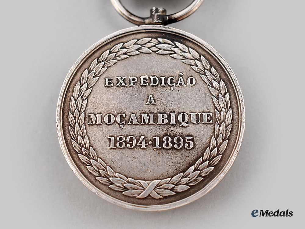 portugal,_kingdom._a_queen_amelia_medal,_silver_medal_l22_mnc6441_332
