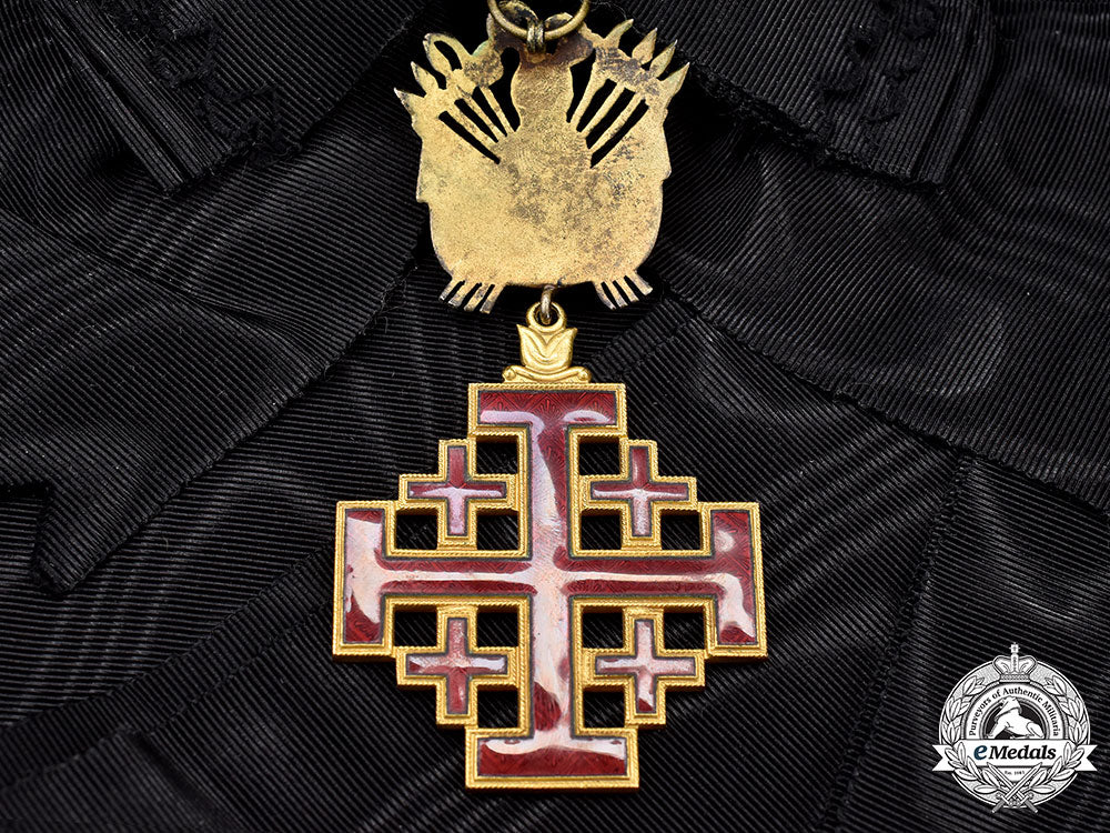 vatican,_papal_state._an_equestrian_order_of_the_holy_sepulchre,_grand_cross_set_in_case,_c.1940_l22_mnc6448_103