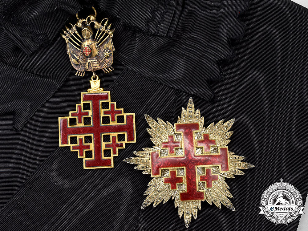 vatican,_papal_state._an_equestrian_order_of_the_holy_sepulchre,_grand_cross_set_in_case,_c.1940_l22_mnc6449_101