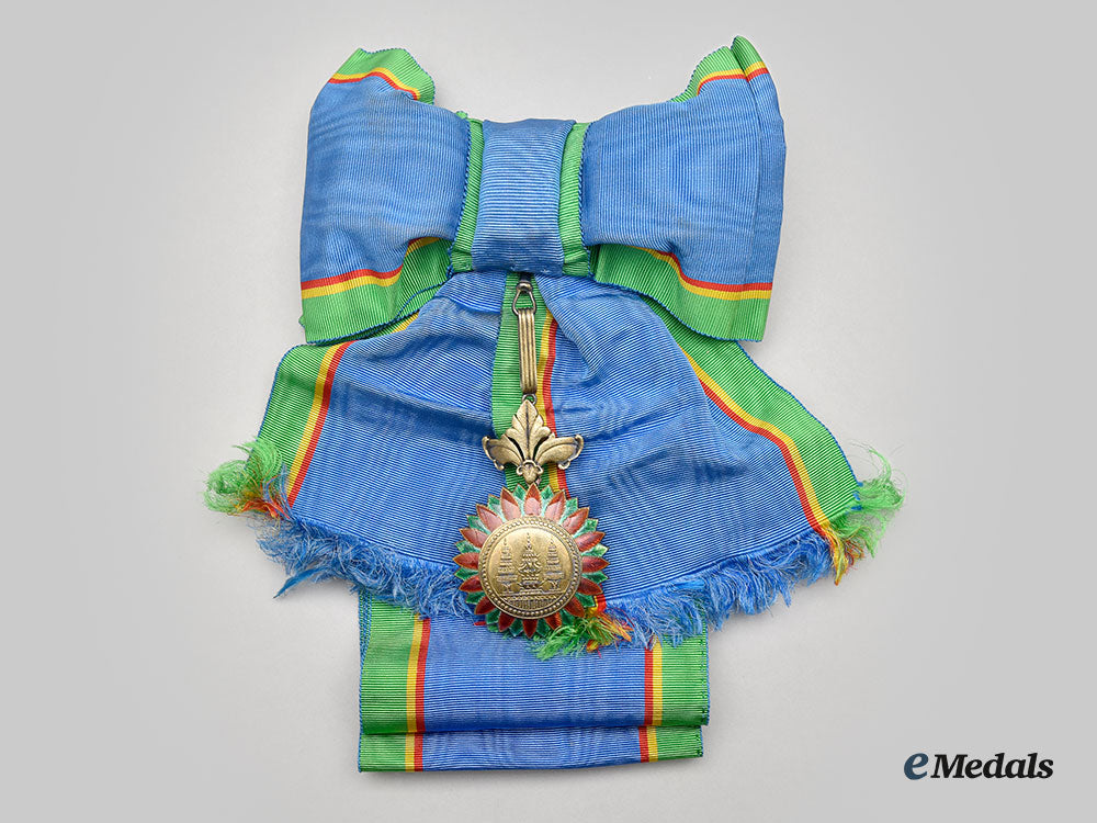 thailand,_kingdom._an_order_of_the_crown_of_thailand,_i_class_set_in_case_l22_mnc6488_335