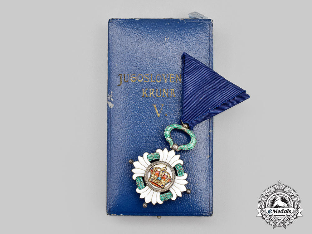 yugoslavia,_kingdom._order_of_the_yugoslav_crown,_v_class_knight,_cased_l22_mnc6514_414