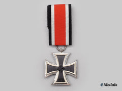 Germany, Wehrmacht. A Mint 1939 Iron Cross Ii Class, By Wächtler & Lange