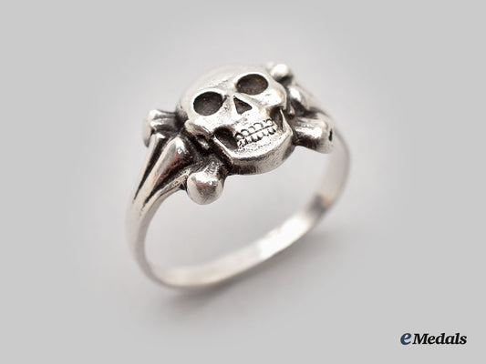 germany,_wehrmacht._a_totenkopf_ring_in_silver_l22_mnc6534_331