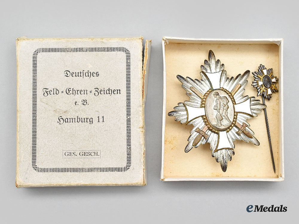 germany,_weimar_republic._a_german_field_honour_decoration,_with_case_and_stick_pin_miniature,_by_m._fleck&_sohn_l22_mnc6542_029
