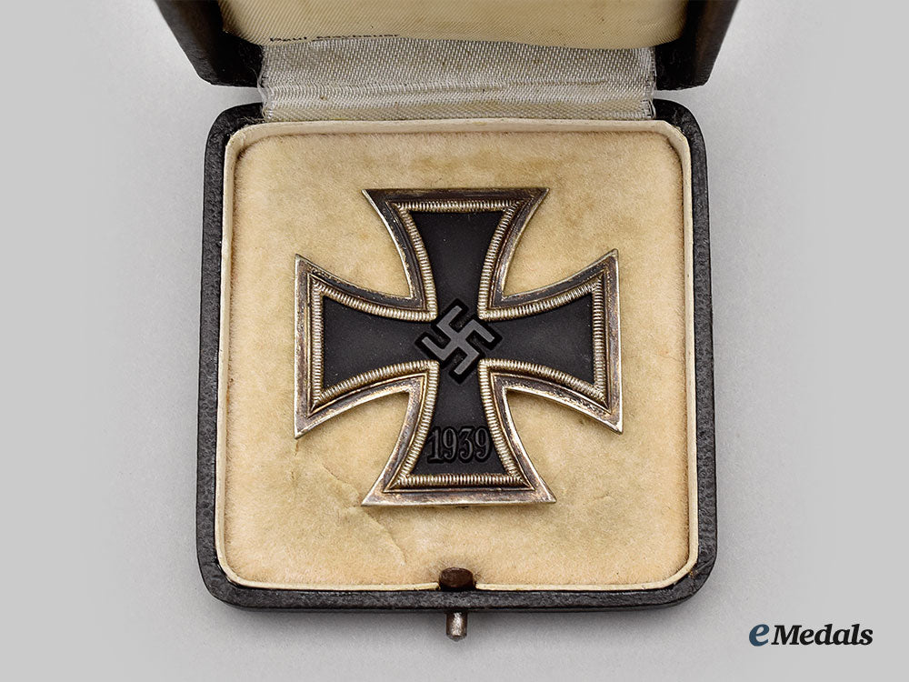 germany,_wehrmacht._a1939_iron_cross_i_class,_with_case,_by_paul_meybauer_l22_mnc6580_350