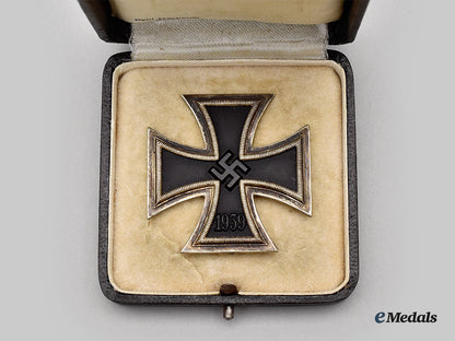germany,_wehrmacht._a1939_iron_cross_i_class,_with_case,_by_paul_meybauer_l22_mnc6580_350
