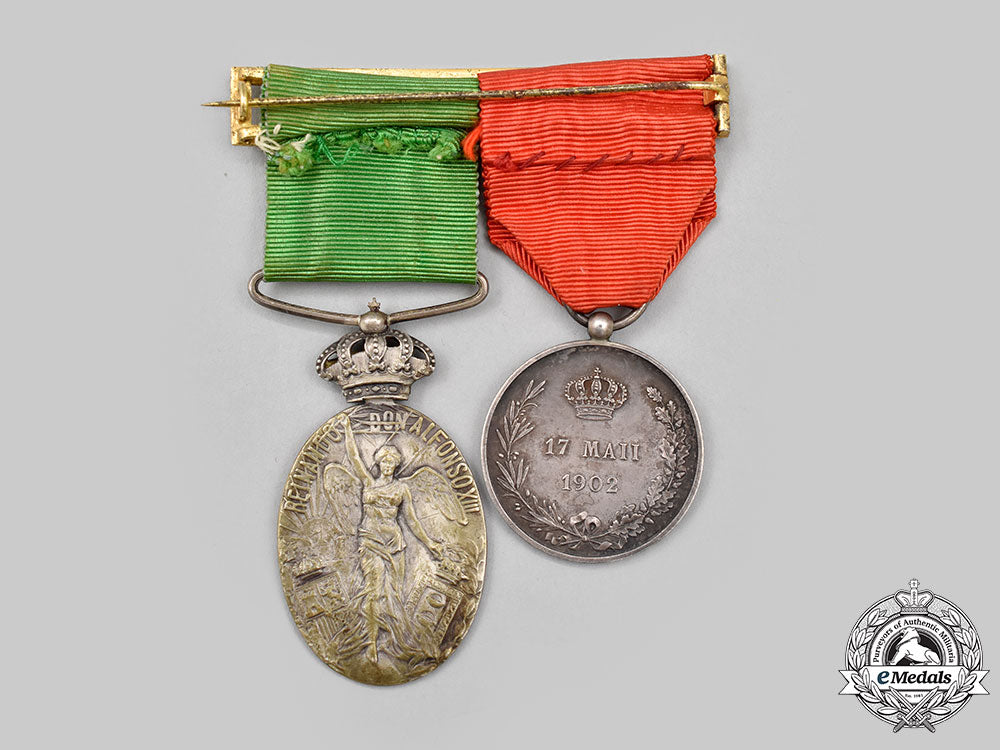 spain,_kingdom._commemorative_pair_on_a_suspension_l22_mnc6622_045