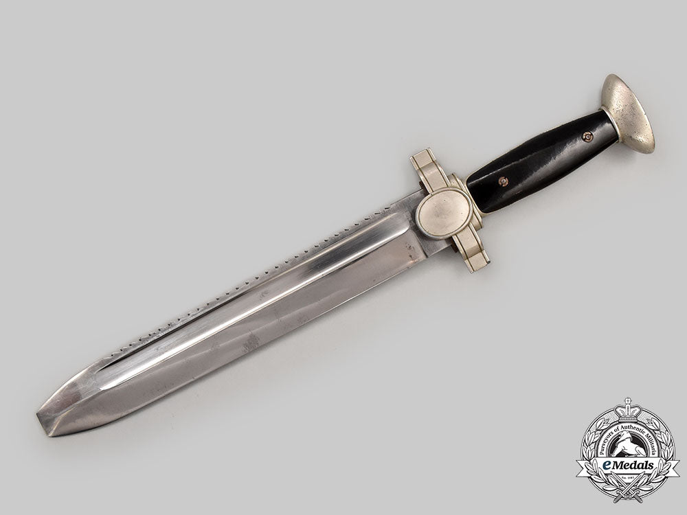 germany,_drk._an_enlisted_personnel_hewer_l22_mnc6637_084