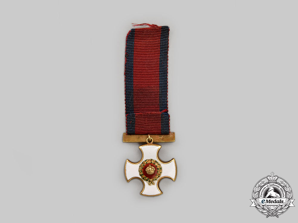 united_kingdom._a_miniature_distinguished_service_order_in_gold_l22_mnc6649_089_1