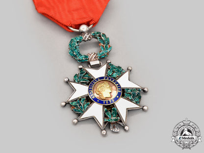 france,_iii_republic._an_order_of_the_legion_of_honour,_v_class_knight,_by_arthus_bertrand&_cis,_c.1945_l22_mnc6662_512