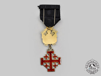 vatican._equestrian_an_order_of_the_holy_sepulchre_of_jerusalem,_iii_class_knight_for_gentleman_with_trophy_of_arms,_c.1960_l22_mnc6752_242