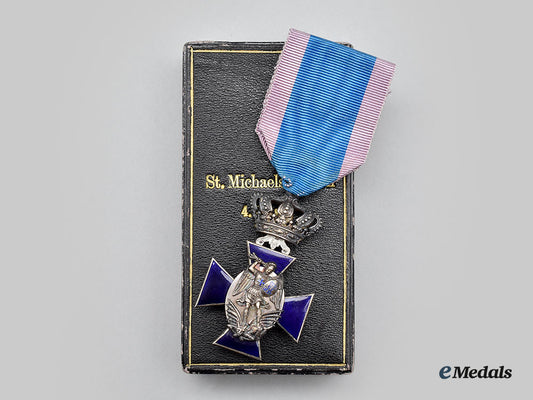 bavaria,_kingdom._an_order_of_st._michael,_iv_class_cross_with_crown_and_case,_by_weiss&_co._l22_mnc6756_109_1