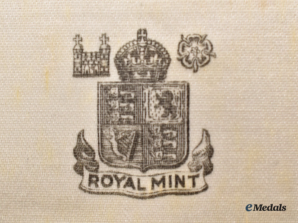 united_kingdom._a_military_cross_with_second_award_bar,_cased_l22_mnc6758_440