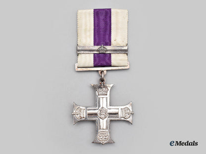 united_kingdom._a_military_cross_with_second_award_bar,_cased_l22_mnc6761_443