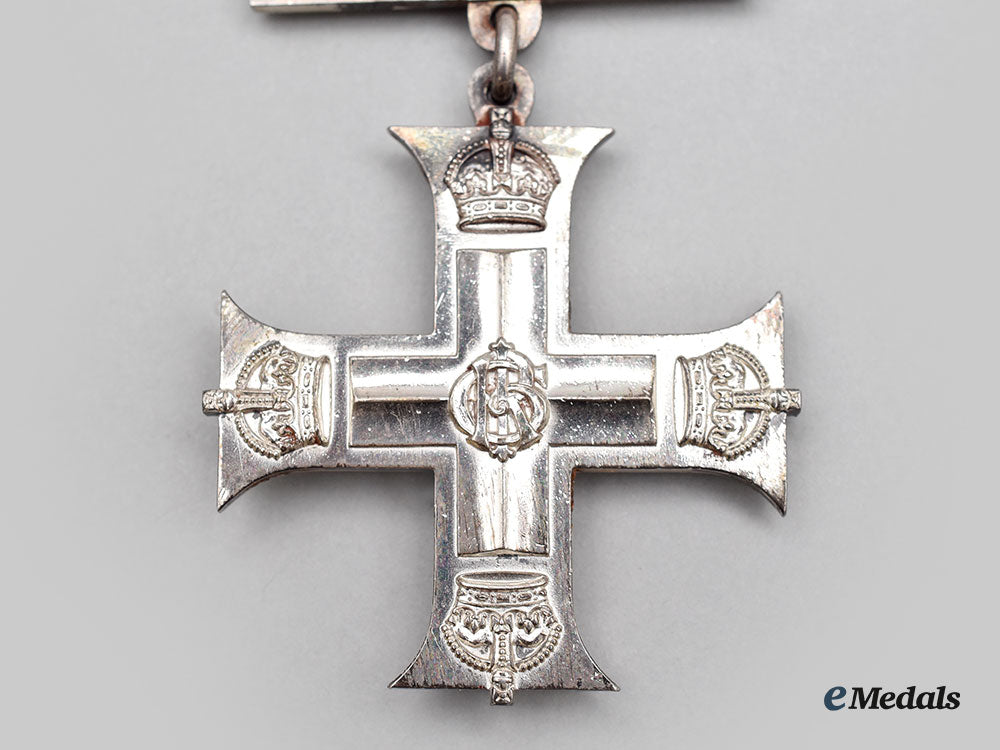 united_kingdom._a_military_cross_with_second_award_bar,_cased_l22_mnc6762_444