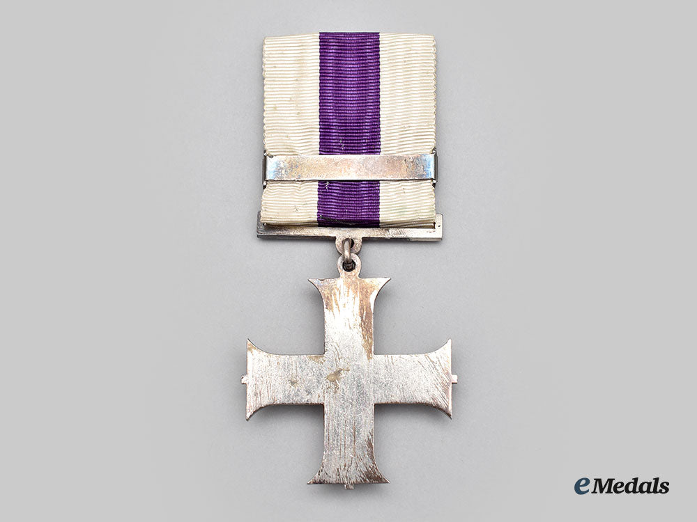 united_kingdom._a_military_cross_with_second_award_bar,_cased_l22_mnc6765_445