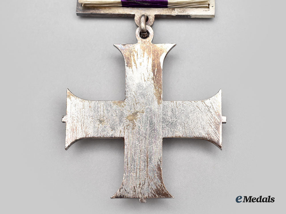 united_kingdom._a_military_cross_with_second_award_bar,_cased_l22_mnc6768_446
