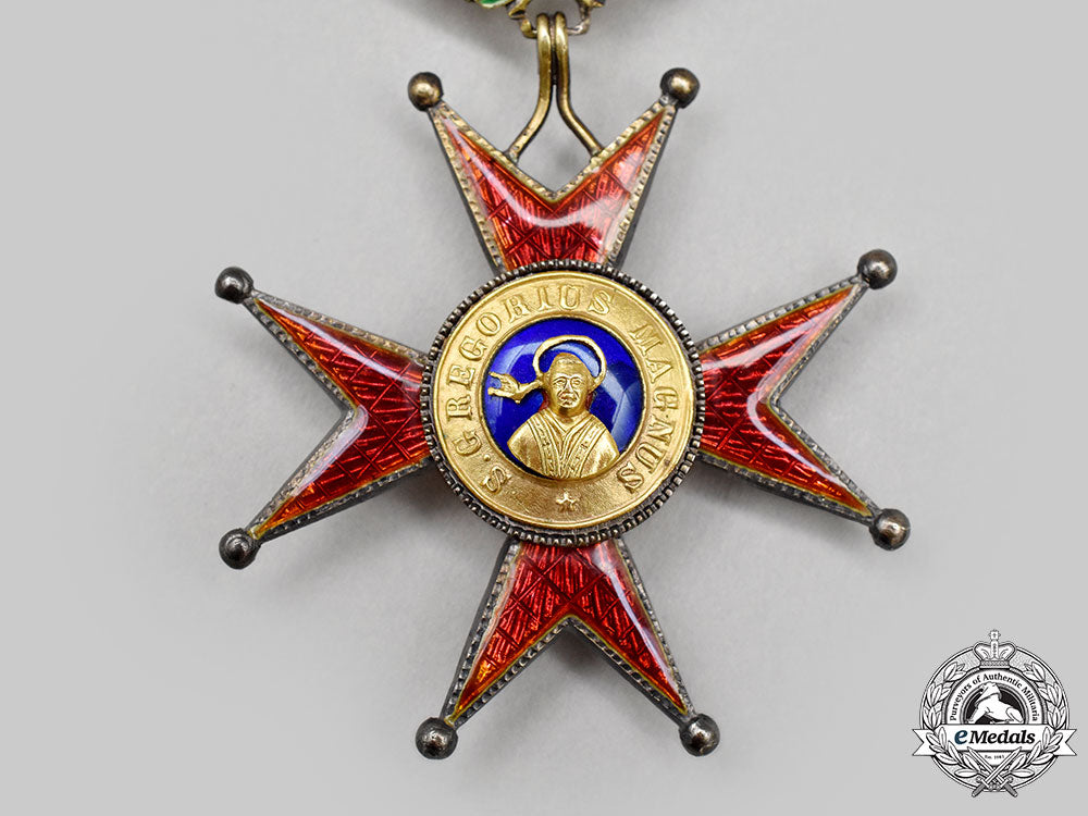 vatican._equestrian_an_order_of_st._gregory_the_great_for_civil_merit,_ii_class_commander,_c.1950_l22_mnc6774_257_1