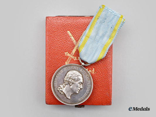 saxony,_kingdom._a_military_order_of_st._henry,_silver_medal_with_case_by_c.e._kunath,_c.1915_l22_mnc6776_119