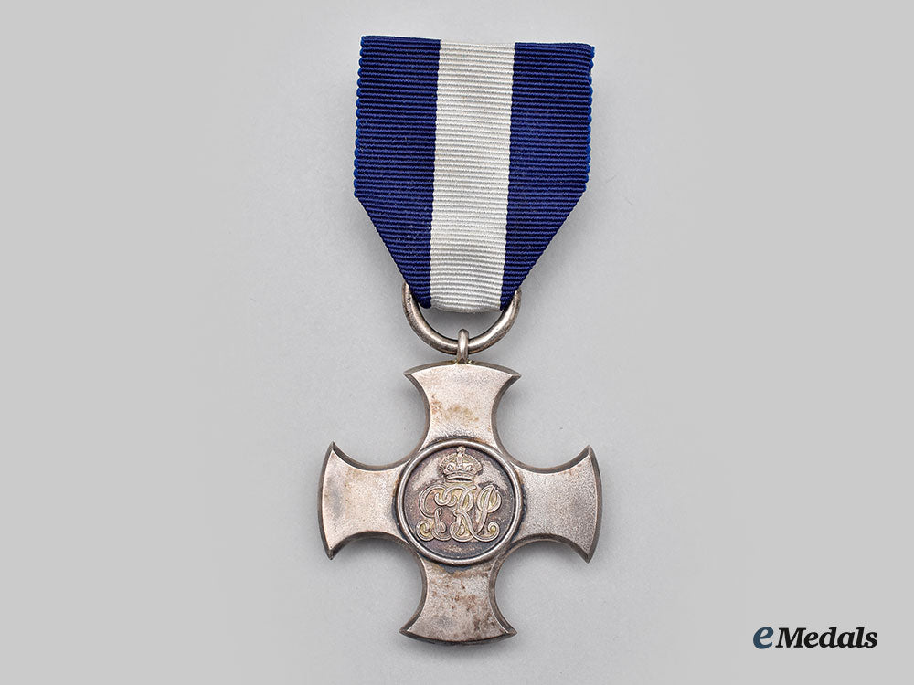 united_kingdom._a_first_war_distinguished_service_cross,_cased_l22_mnc6777_451