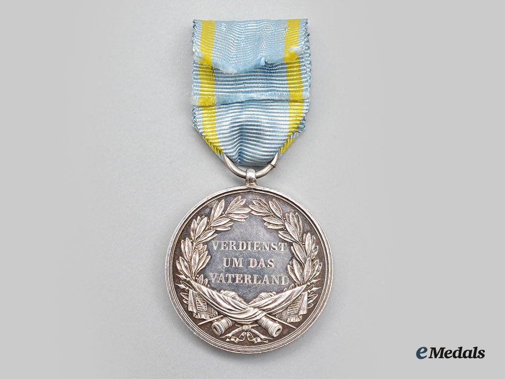 saxony,_kingdom._a_military_order_of_st._henry,_silver_medal_with_case_by_c.e._kunath,_c.1915_l22_mnc6781_122