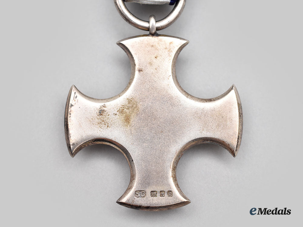 united_kingdom._a_first_war_distinguished_service_cross,_cased_l22_mnc6781_454