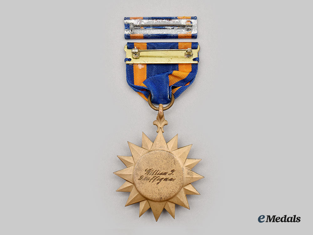 united_states._two_purple_hearts_and_an_air_medal_to2_nd_lieutenant_w.g._graffigna,_usaaf_l22_mnc6834_515