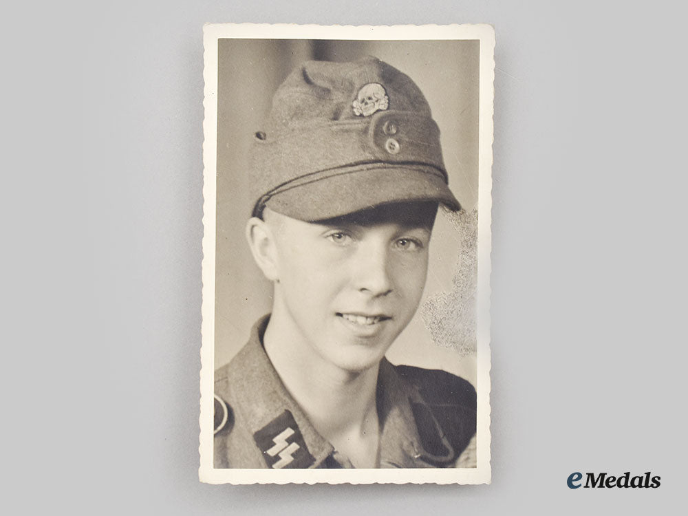 germany,_ss._a_war_correspondent_cuff_title,_with_documents_and_photos,_from_the_estate_of_johann_baumgartl_l22_mnc6882_565