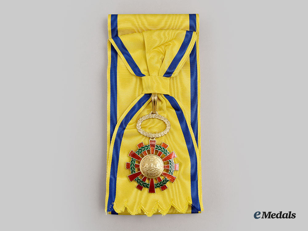 ecuador,_republic._a_national_order_of_merit,_i_class_grand_cross,_c.1940_l22_mnc6899_529