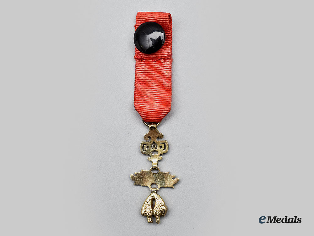 spain,_kingdom._a_spanish_order_of_the_golden_fleece,_miniature_in_gold,_c.1960_l22_mnc6978_191