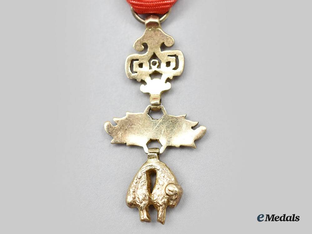 spain,_kingdom._a_spanish_order_of_the_golden_fleece,_miniature_in_gold,_c.1960_l22_mnc6980_192