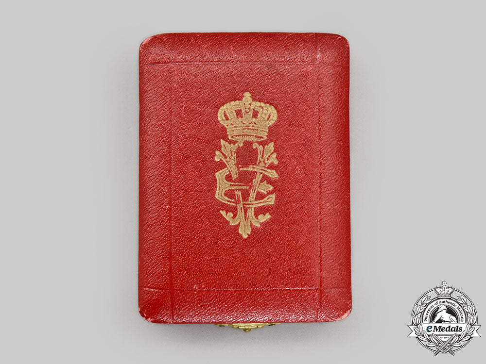 italy,_kingdom._an_order_of_the_crown_of_italy_in_gold,_v_class_knight,_by_e.gardino,_l22_mnc6987_666