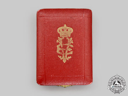 italy,_kingdom._an_order_of_the_crown_of_italy_in_gold,_v_class_knight,_by_e.gardino,_l22_mnc6987_666