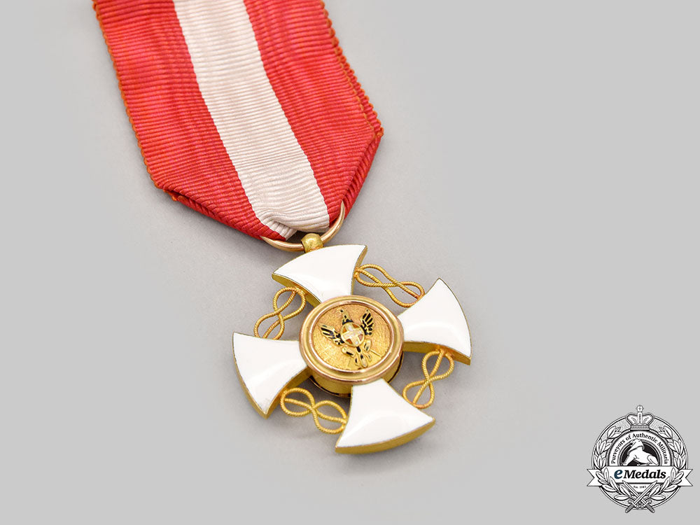 italy,_kingdom._an_order_of_the_crown_of_italy_in_gold,_v_class_knight,_by_e.gardino,_l22_mnc6997_665