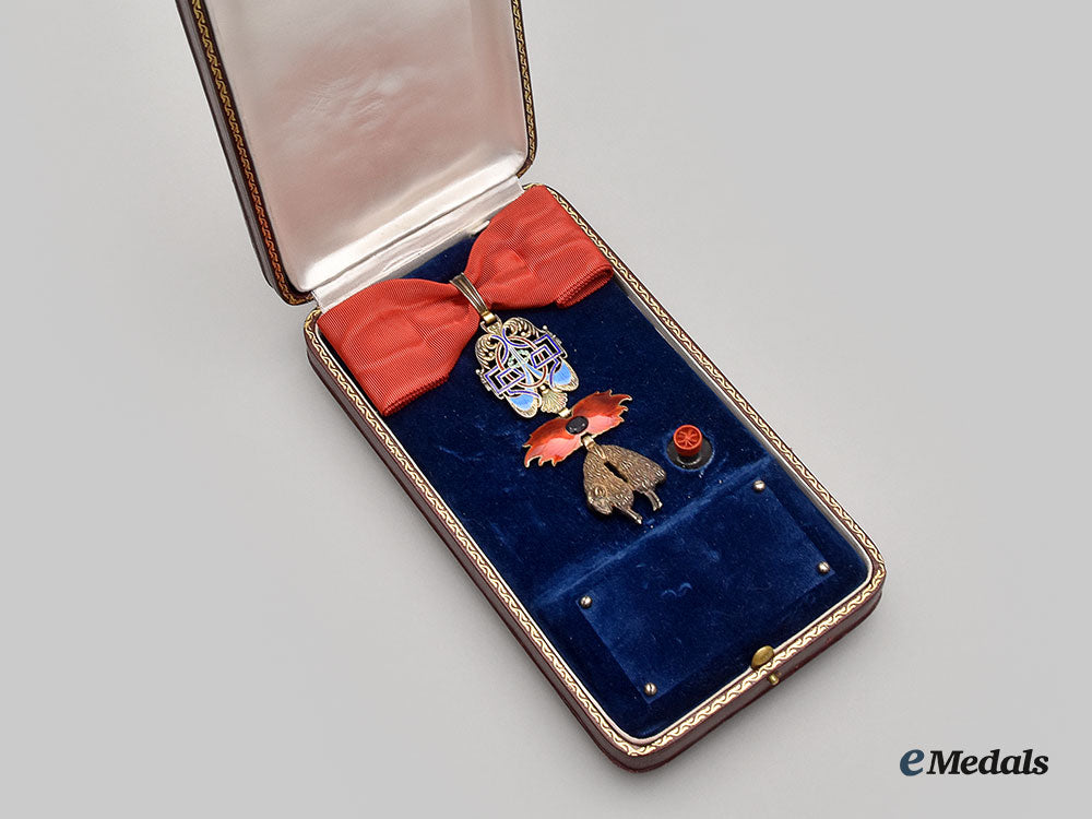 spain,_kingdom._an_order_of_the_golden_fleece,_knight_badge_with_sapphire,_c.1940_l22_mnc7084_609