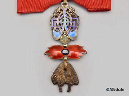 spain,_kingdom._an_order_of_the_golden_fleece,_knight_badge_with_sapphire,_c.1940_l22_mnc7088_613