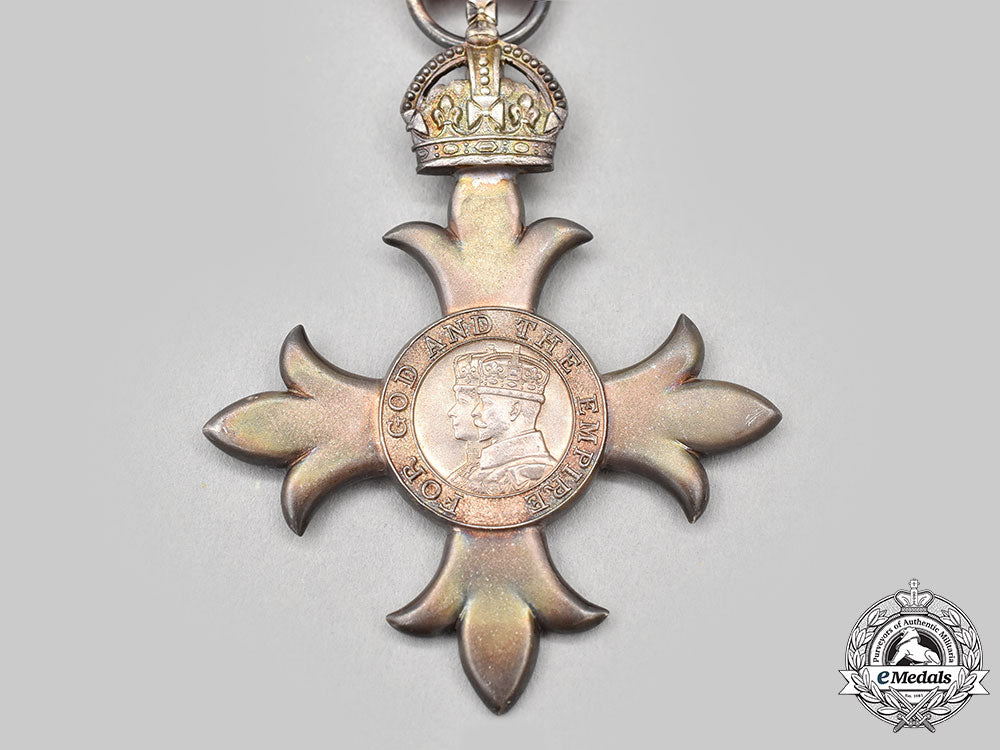 united_kingdom._a_most_excellent_order_of_the_british_empire,_member_badge(_mbe),_military_division_l22_mnc7098_412